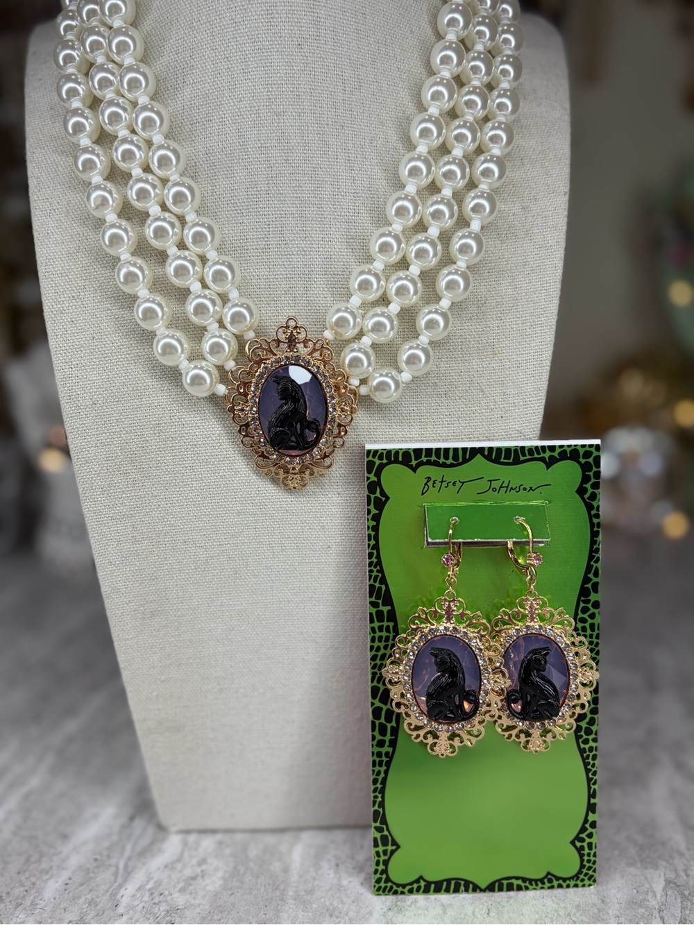 Betsey Johnson Cat Cameo Set Necklace Earrings Halloween Jewelry New Faux Pearl